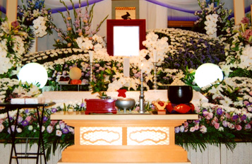 自宅家族葬プランの祭壇写真